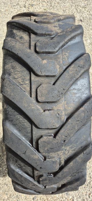 O anvelopa buldo-excavator Ozka,dimensiune 12,5/80-18,dot 2022.