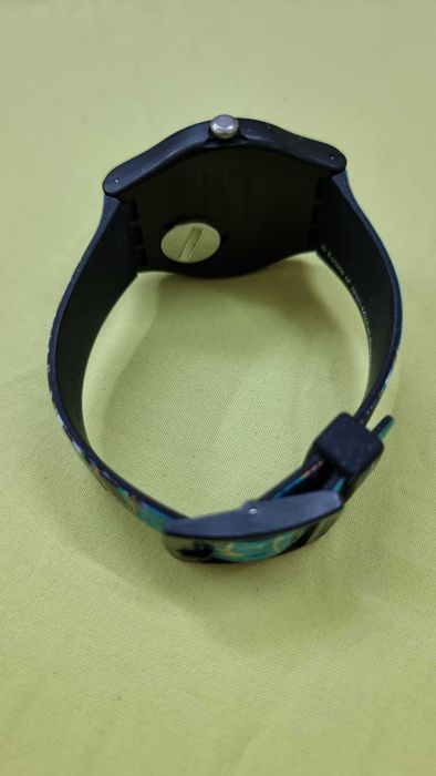 Часовник Swatch Ishtar By Jean-Michel Basquiat SUOZ356