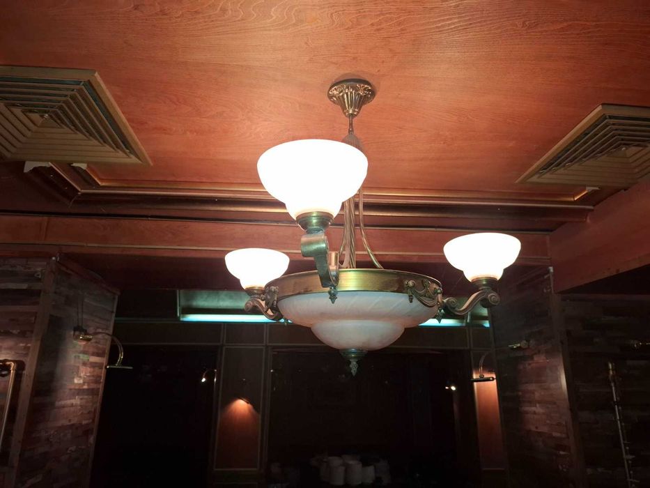 Висящ ретро полилей/осветително тяло с абажури с 3 крушки