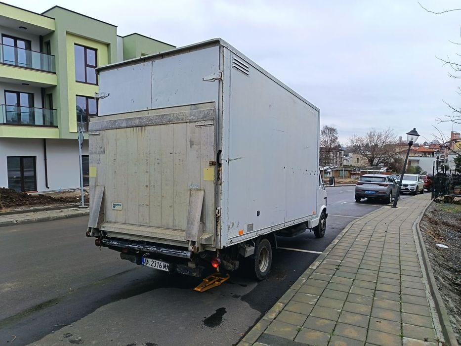 Продавам мерцедес 410 с борд
