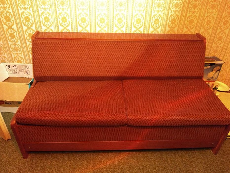 Разтегателен диван