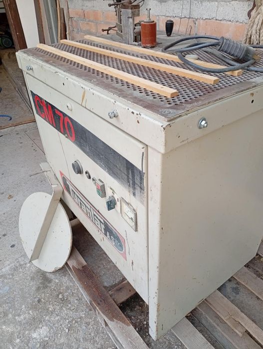 Кантираща машина за право и криволинейно кантиране.