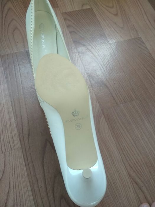 Туфли женские белые