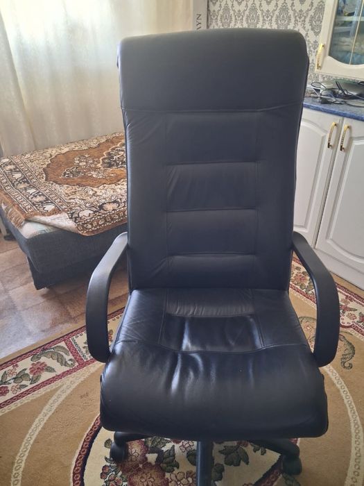 Продам офисное кресло