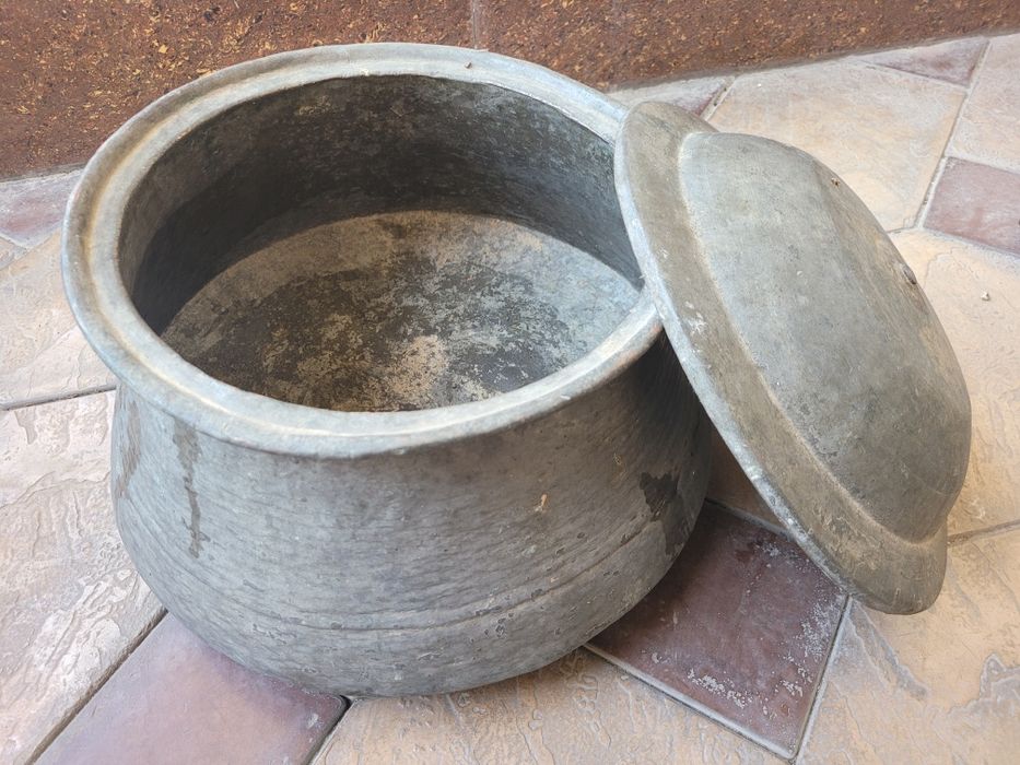 мись козонь (антикварь) сотилади