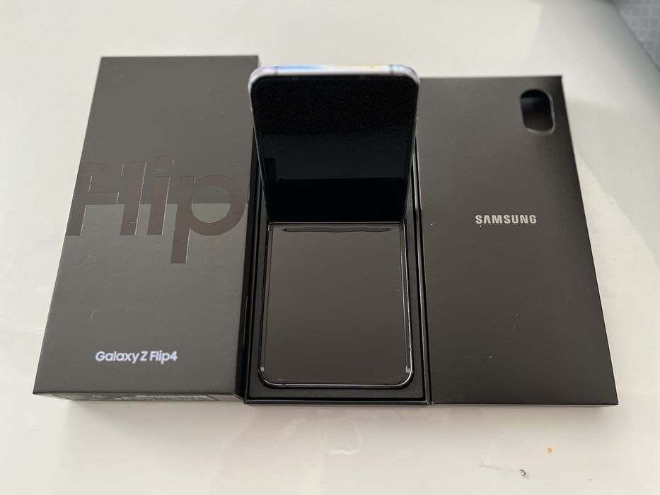 Samsung Galaxy Z Flip4