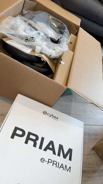 Коляска E-priam Cybex