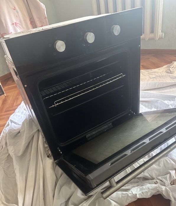 Продается духовой шкаф Midea