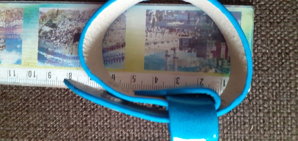 Vand brățări, cercei, lanțuri fantezie și curele de damă mărimea M