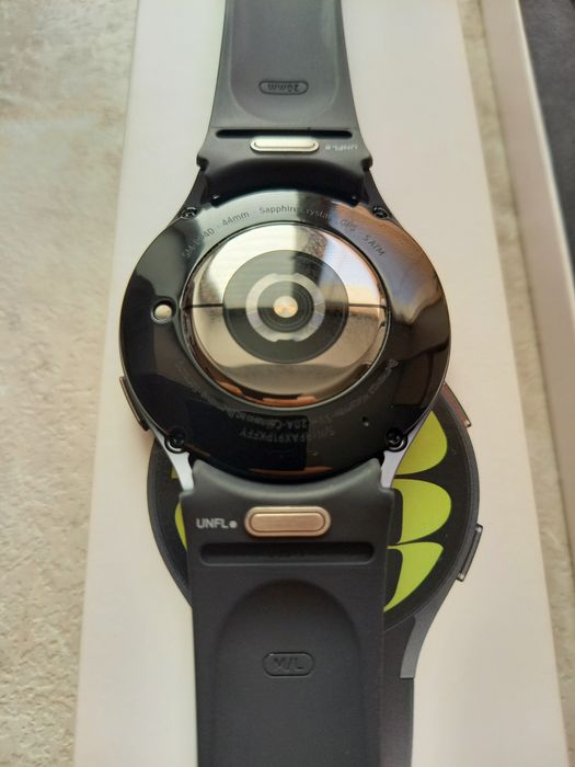 Galaxy Watch 6.44mm.