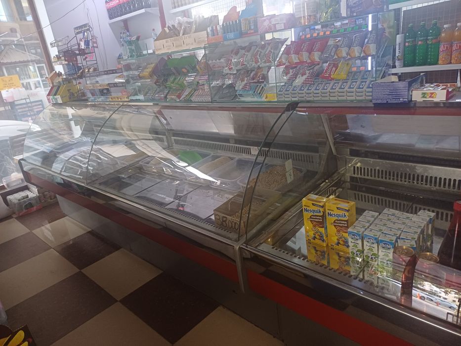 Холодильник витрина