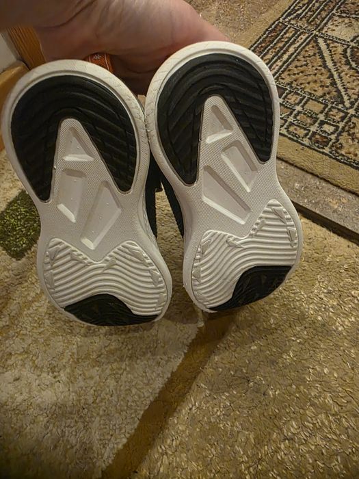 Продам красовки  очень легкие