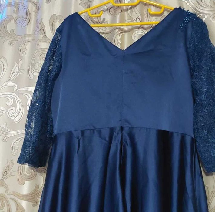 Rochie ocazii satin cu pietre  paiete si margele