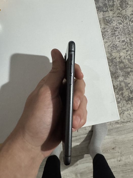 Schimb iphone 11  Cititi descrierea se vinde cu 850 lei