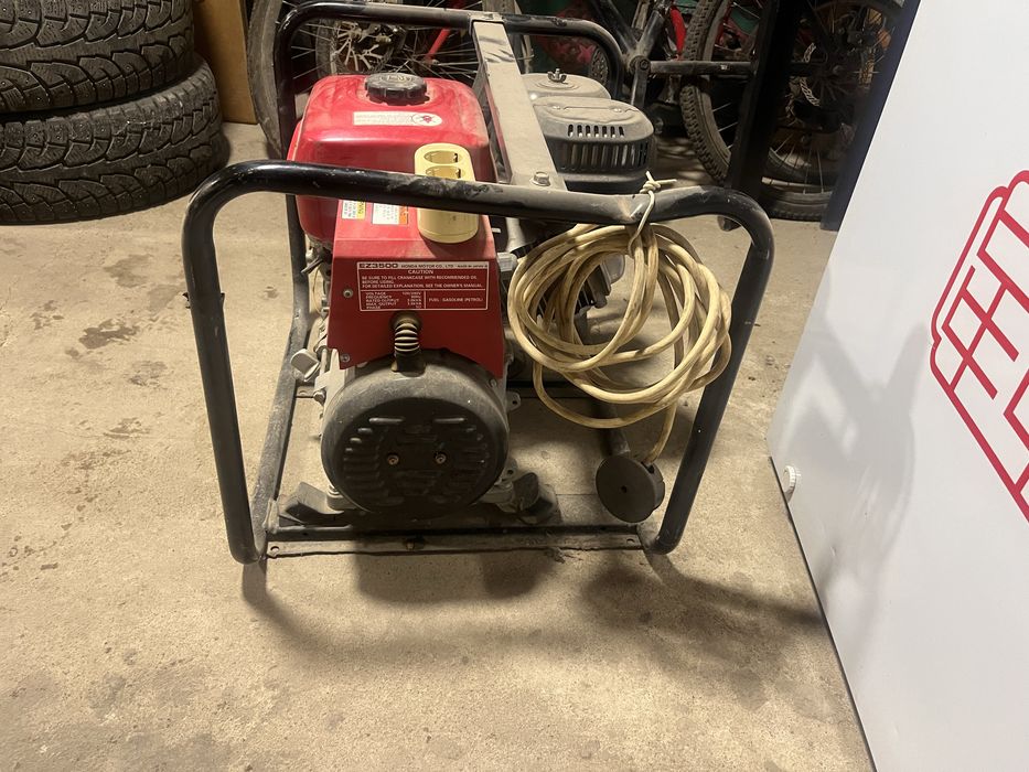 Продаю генератор