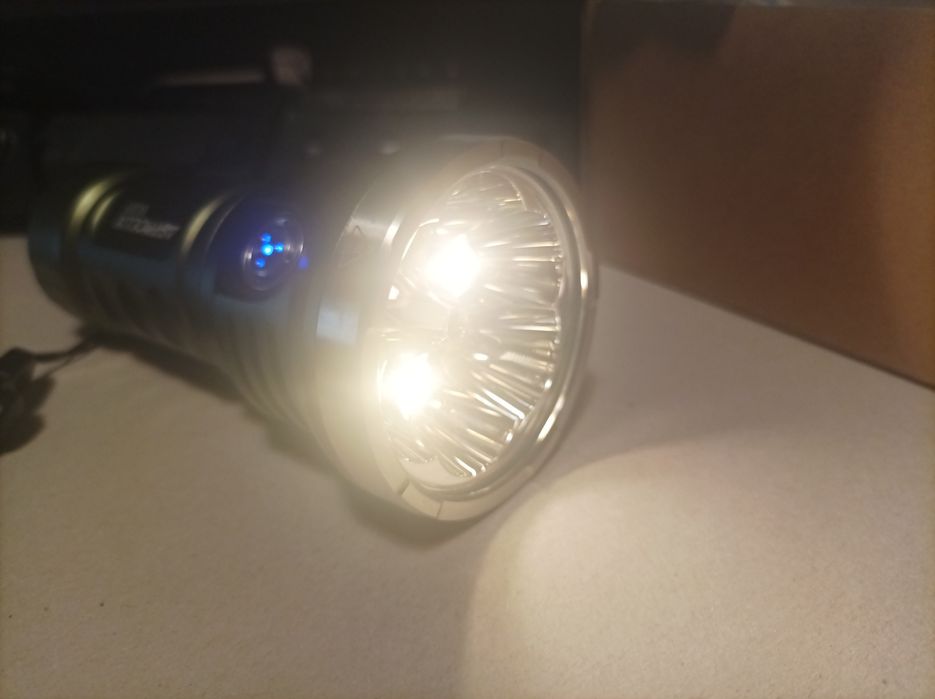 Тактическо EDC фенерче Astrolux