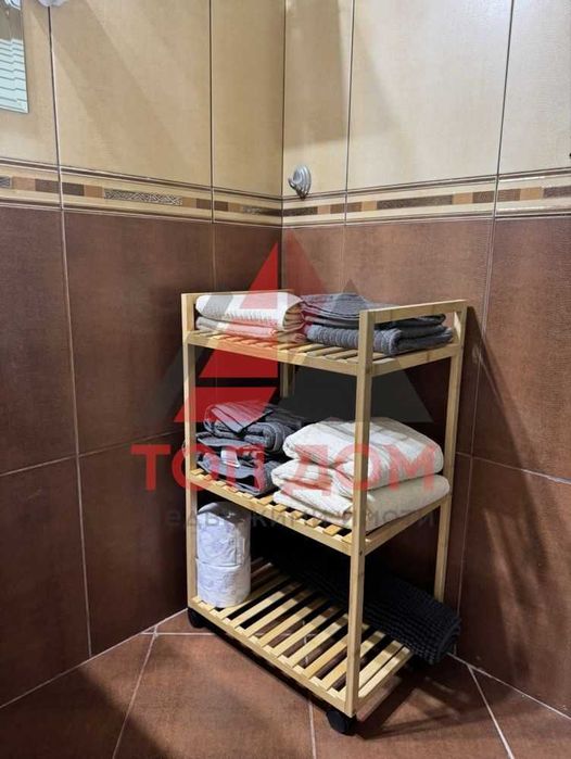 Дава се под наем Тристаен апартамент в Варна, Гръцка махала - 120 кв.м за 1000 € - Снимка #16