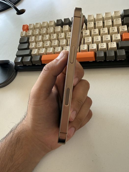 iPhone 16 Pro Gold 128GB