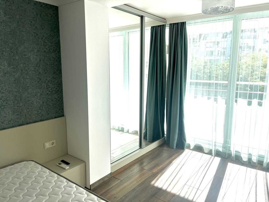 Дава се под наем Тристаен апартамент в Бургас, Лазур - 130 кв.м за 1150 € - Снимка #14