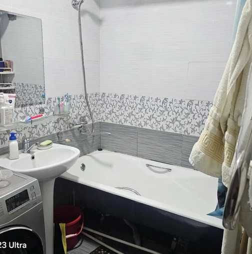 Продаю 3х комн 4эт /4 эт м Чиланзар  Ц квартал  77серия  кирпич 2х6