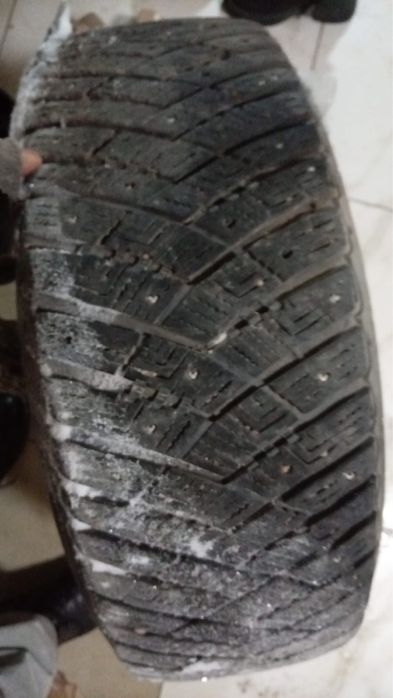 Продам шины на 17