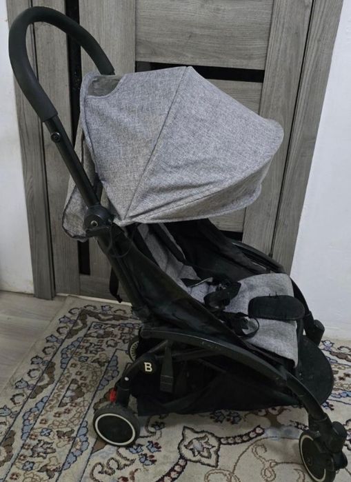 Продам Детскую Коляску. Оригинал. Быстро складывается.
