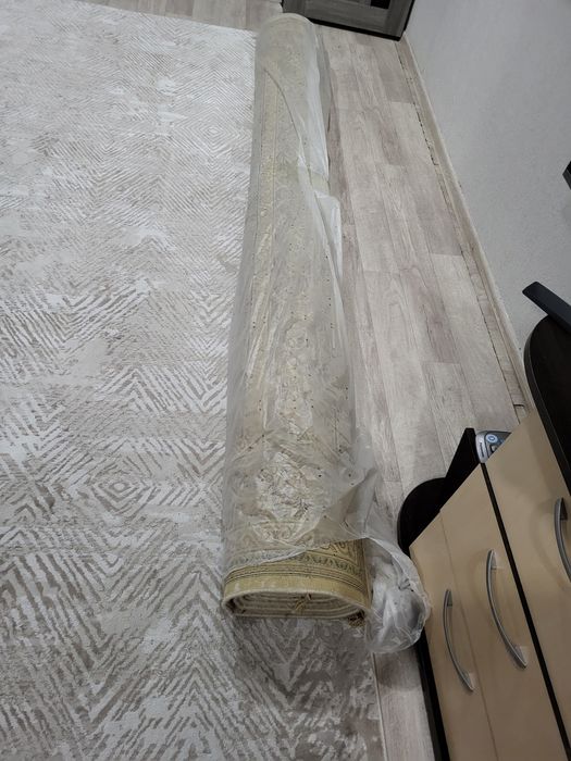 Продам ковер б/у