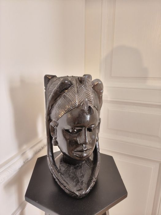 Statue africana din lemn masiv