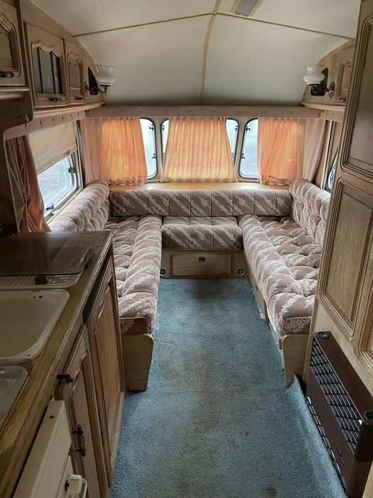 Rulota Award Nightstar 2 Axe Lungime Util 5 m Inmatriculata 2022