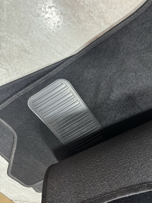 Продам ворсавые полики на Акцент