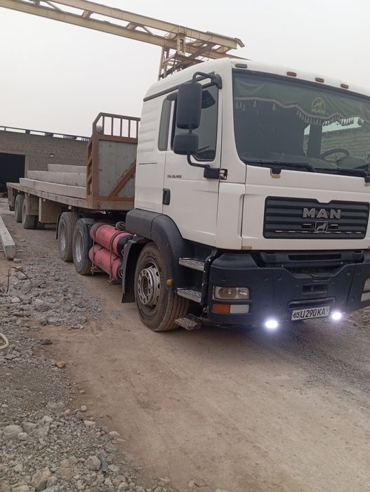 Man metan yurib turgan mashina