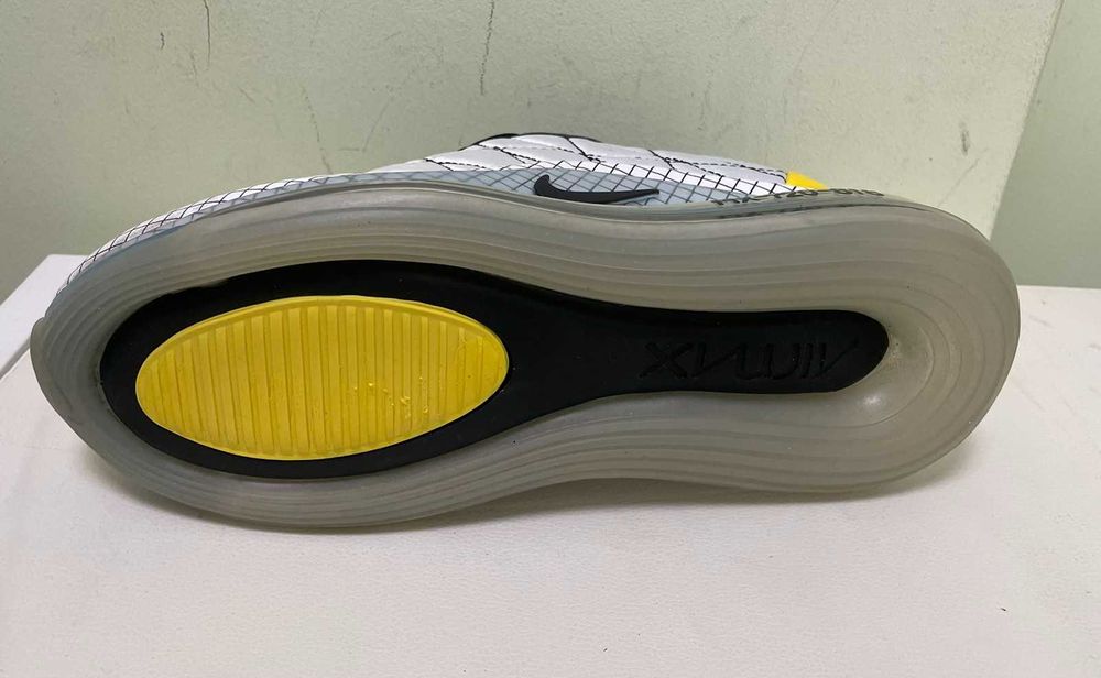 Нови дамски маратонки Nike Air Max 720  размер 37.5