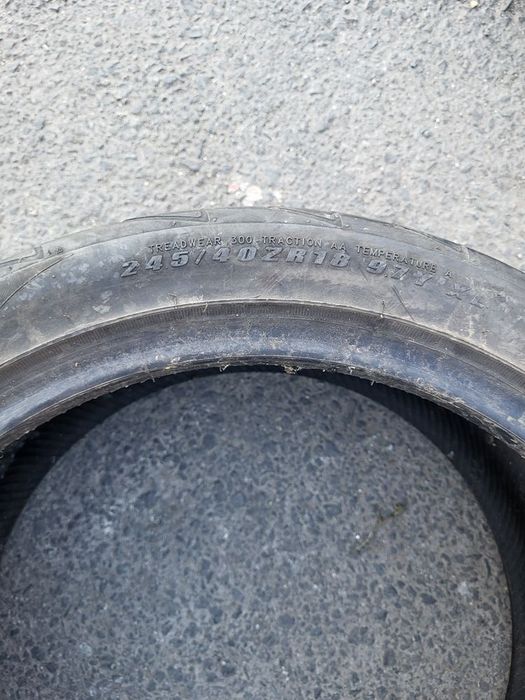 Vând 4 anvelope 245 40 18 vara