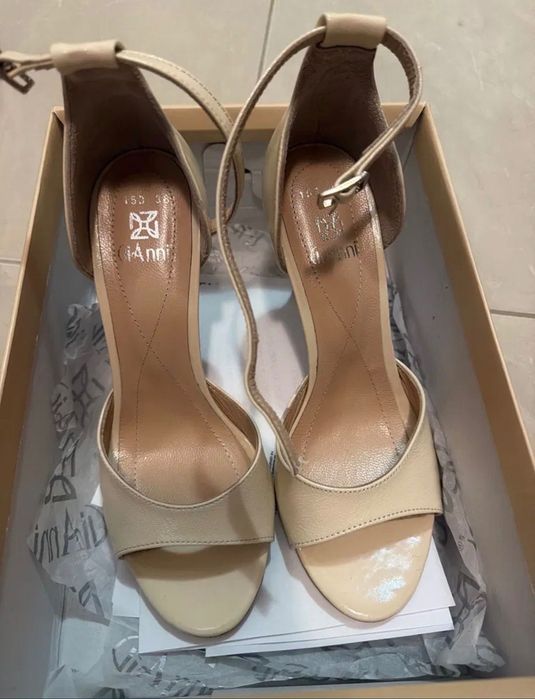 Кожени сандали Gianni