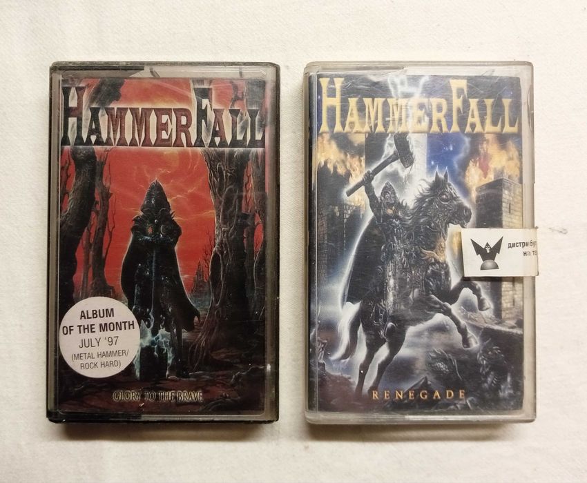 Стари аудио касети на метъл групи