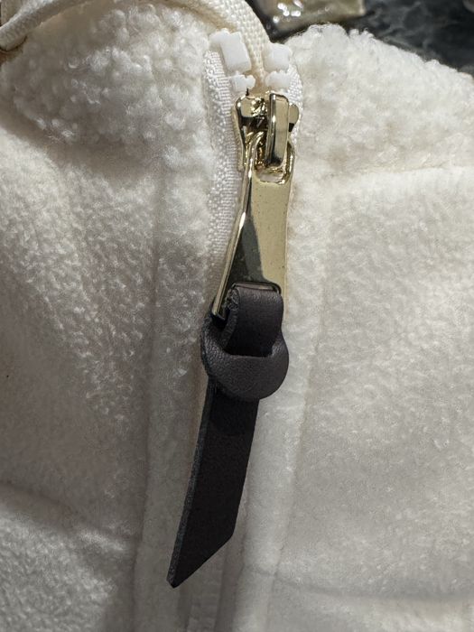 Ayollar uchun pidjak Amerikadan kelgan