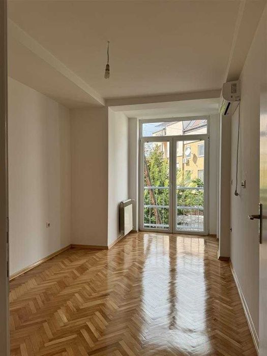 Дава се под наем Двустаен апартамент в Пловдив, Младежки Хълм - 69 кв.м за 219.3 € - Снимка #3