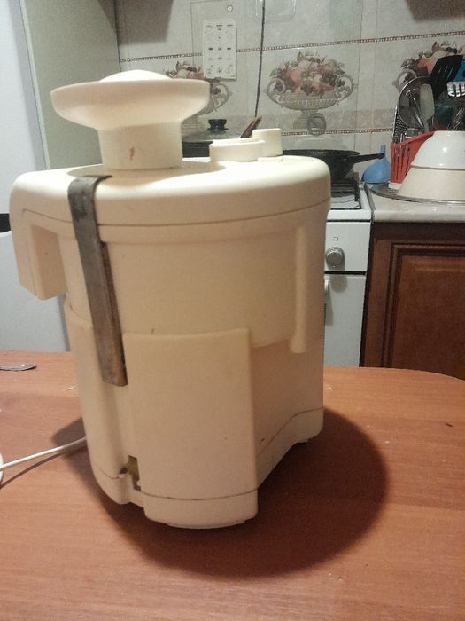 Продам соковыжемалку + шинковка.