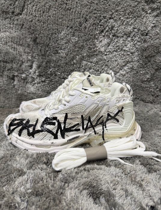 Balenciaga Runner Graffiti White/Black