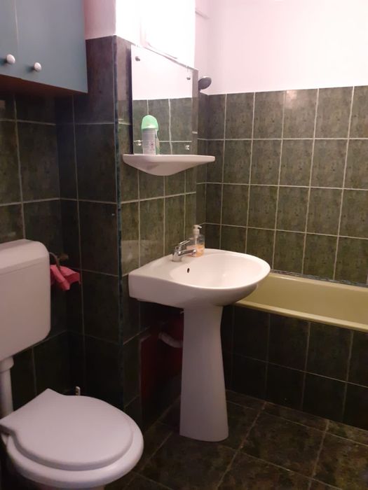 Inchiriez apartament