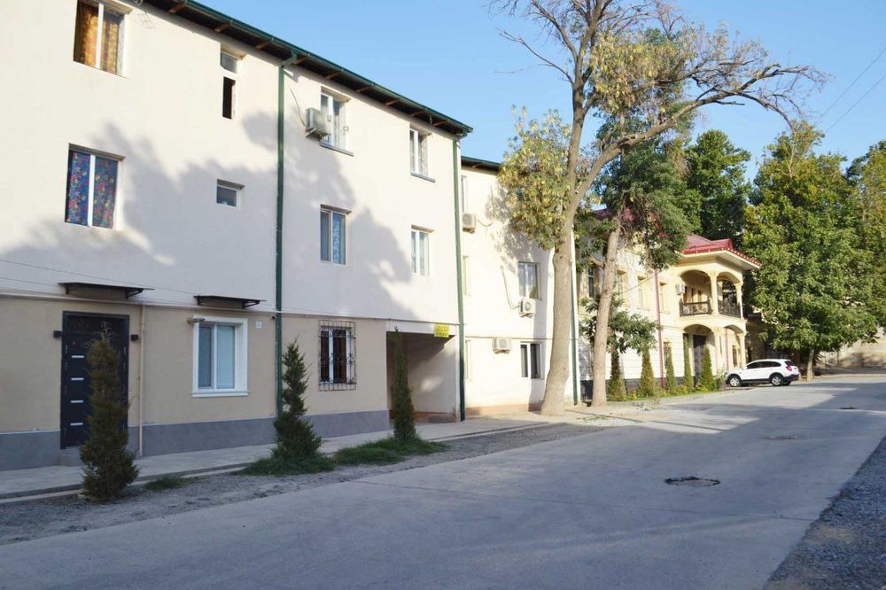 Samarkand shahar Firdavsiy Kuchasida 2 xona kvartira srochno sotiladi