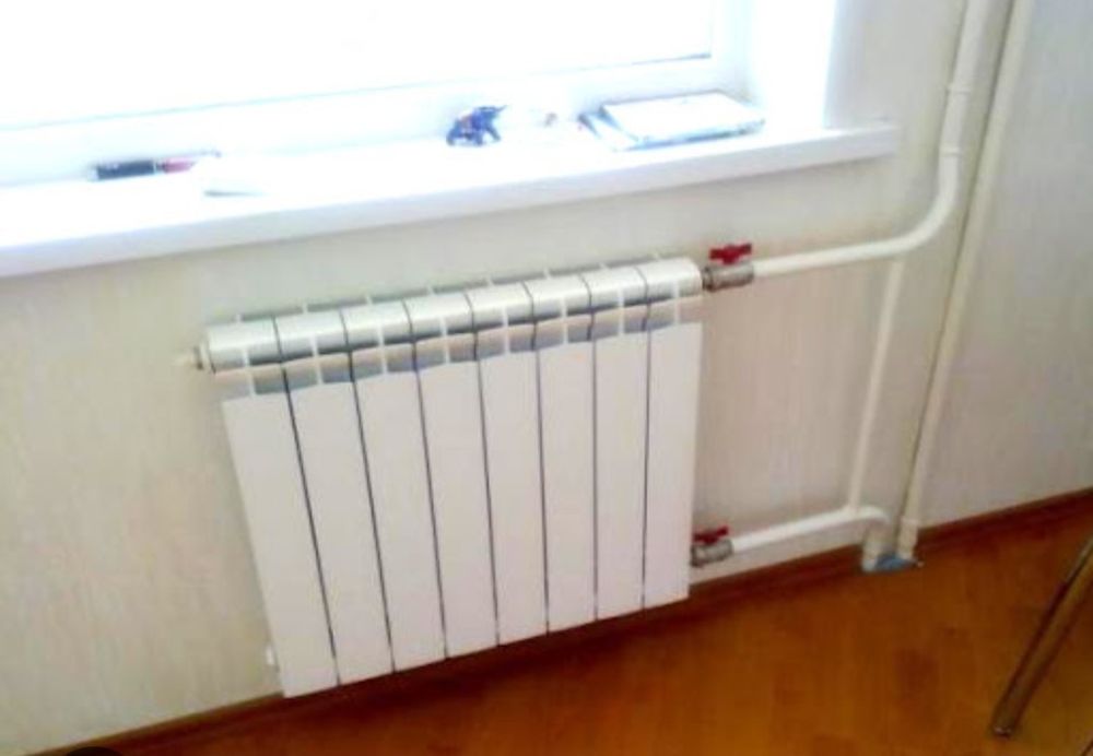 Установка батарей отопления в москве. Биметаллические радиаторы в квартире. Установка батарей отопления в москве. Монтаж радиаторов в квартире. Биметаллические радиаторы в квартире.