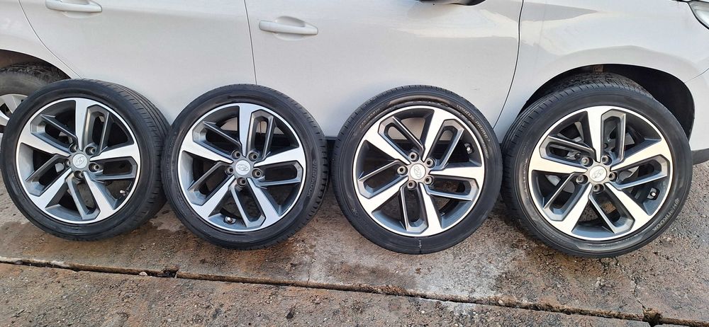 Vand Jante Aliaj Hyundai Echipate cu Anvelope Vara