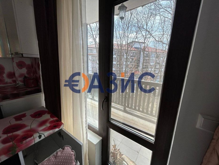 Продава се Двустаен апартамент в Приморско - 77 кв.м за 1129 €/кв.м - Снимка #5