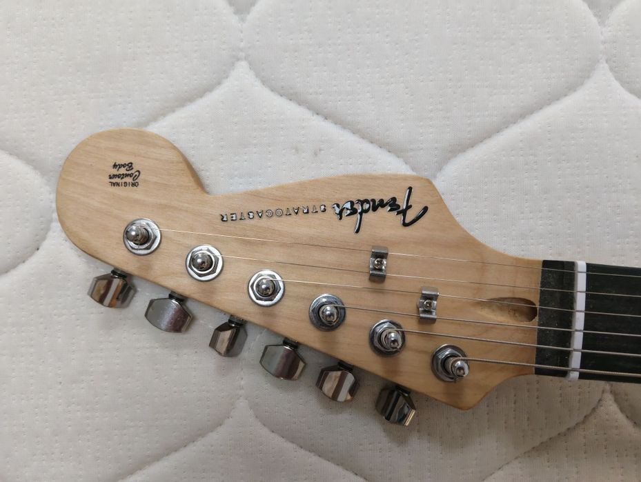 Электрогитара Fender