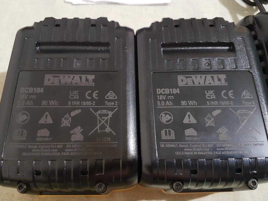 Charger DeWalt DCB 1104 + Acumulatori DeWalt DCB 184 x 2 buc, an 2025