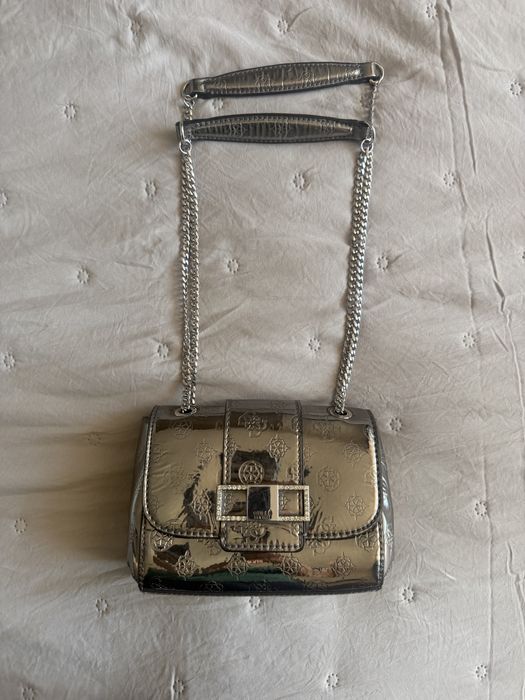 Дамска чанта Guess