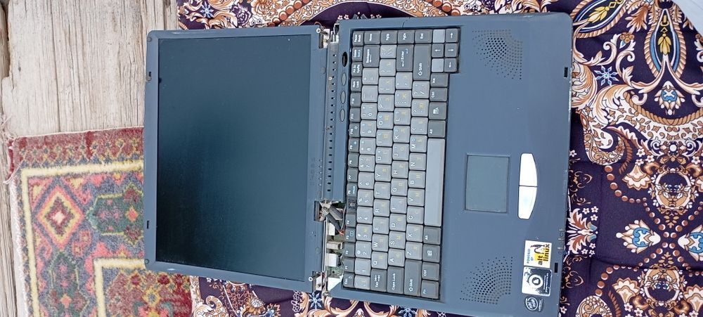 Zapchastga noutbuk sotiladi