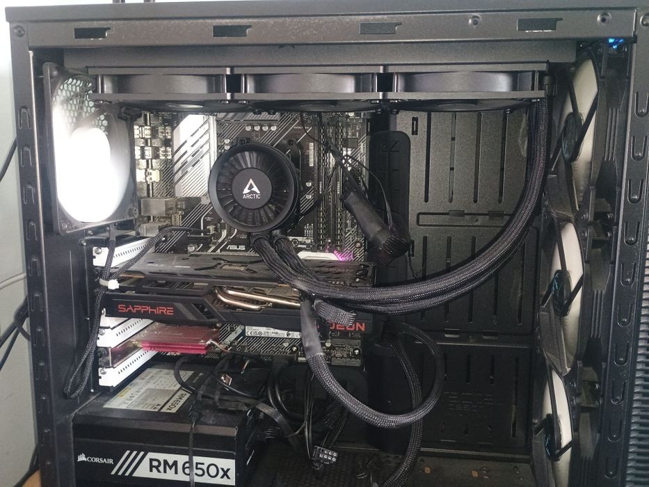 Pc gaming, ryzen 7, amd 6700xt, 32 gb ram