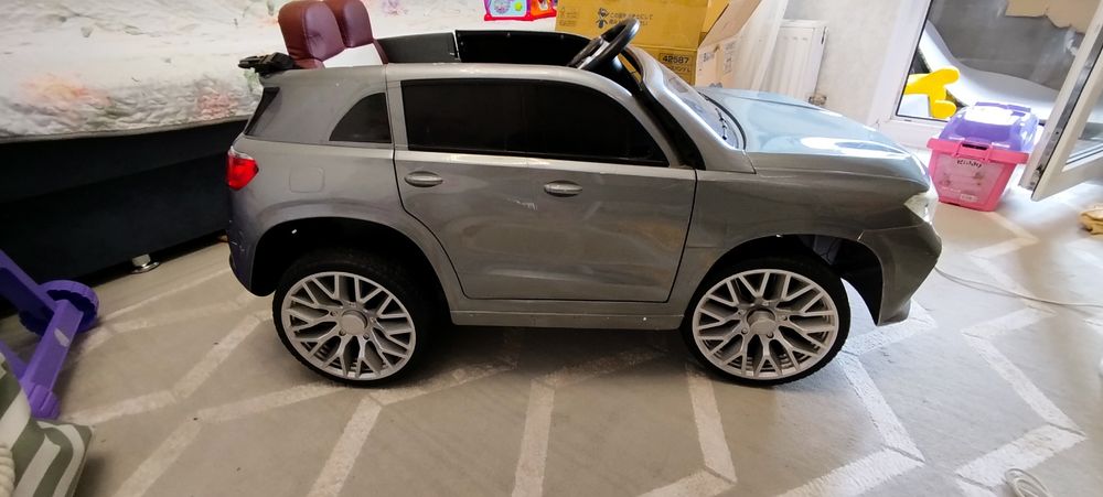 Продам машинку на пульте и самоходная